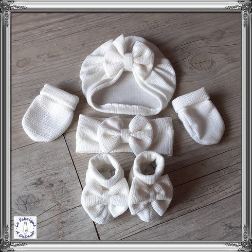 COFFRET: couverture minky x75cm + doudou minky nœud + un ensemble turban+bandeau+chaussons+moufles